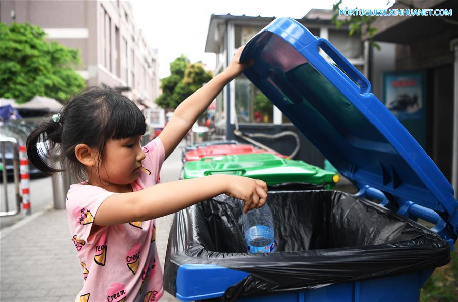 Chongqing se esforça para promover classificação de resíduos entre seus residentes