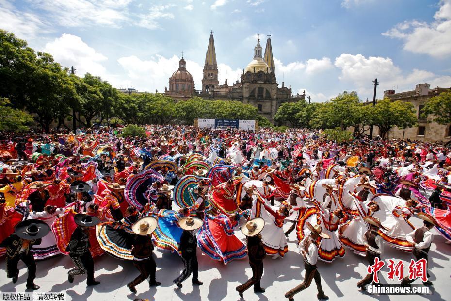 México: 882 dançarinos estabeleceram um novo recorde mundial no Guinness