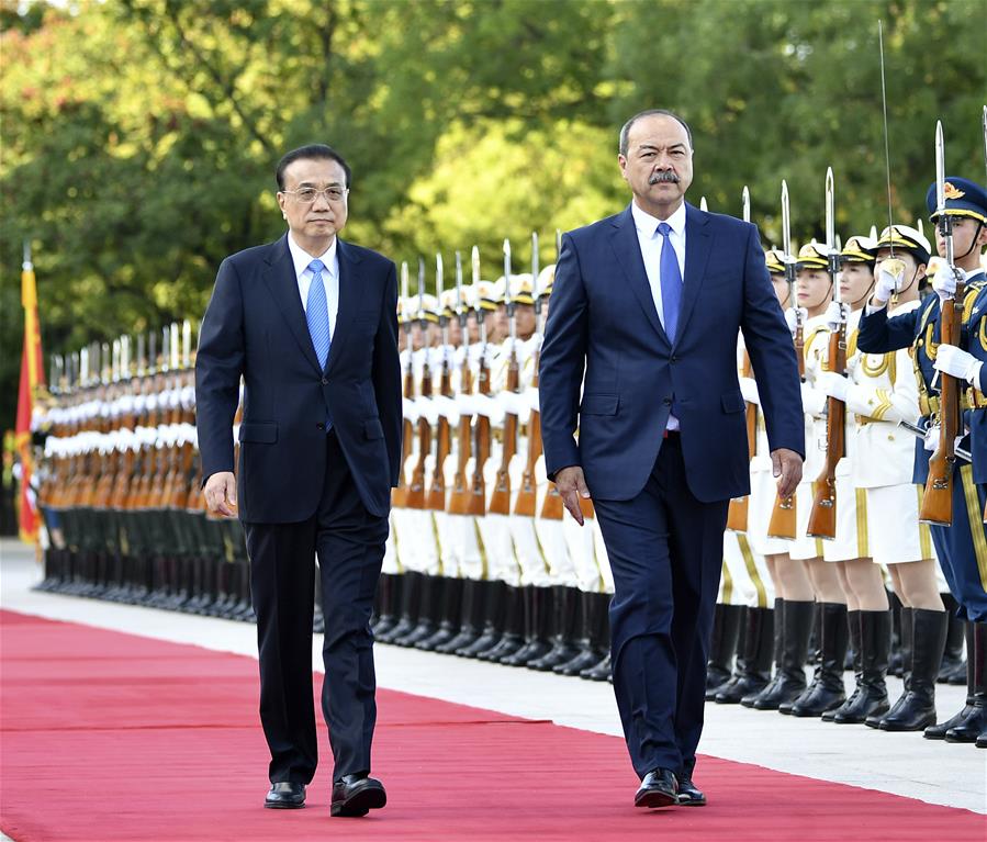 Premiê chinês conversa com seu homólogo do Uzbequistão para reforçar laços bilaterais