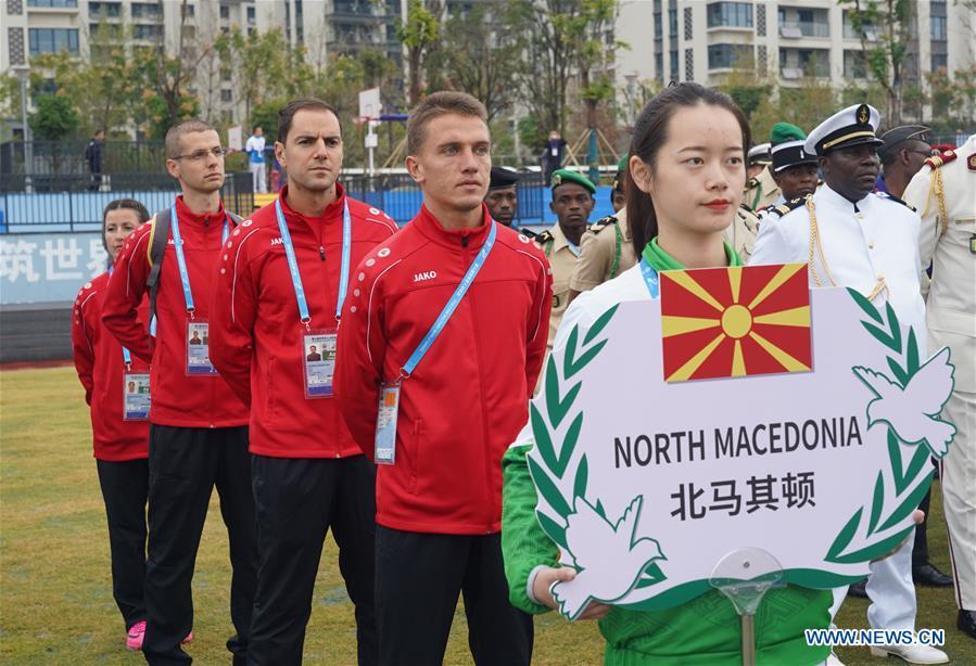 Cerimônia de hasteamento da bandeira realizada na vila de atletas dos 7º Jogos Mundiais Militares